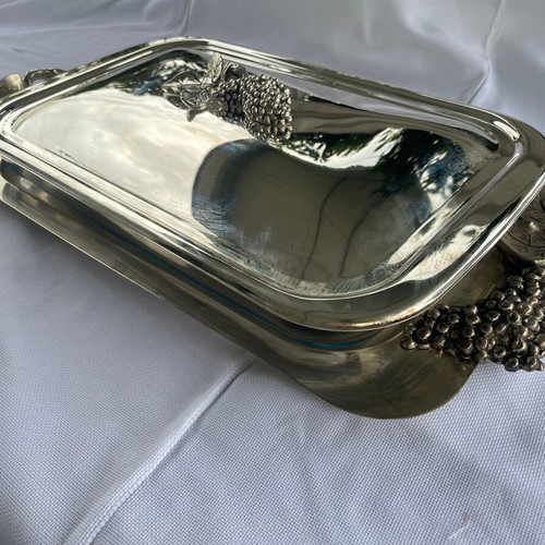 Serving set like new with silver-plated tray and Pyrex