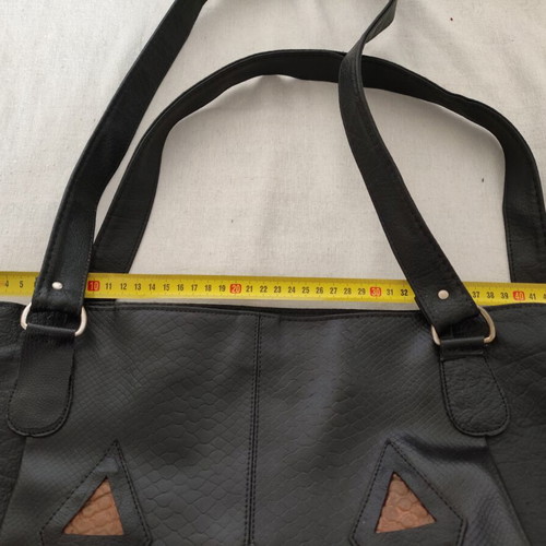 Ladies shoulder bag used, faux leather, black, spacious with zipper