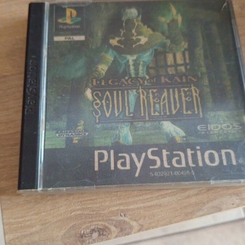 Soul Reaver PlayStation PS1 game used with holographic cover