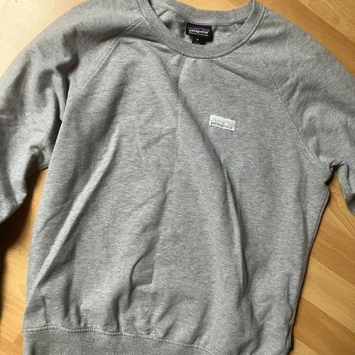 Patagonia men's sweatshirt grey like new, size Medium