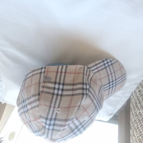 Burberry's hat large like new