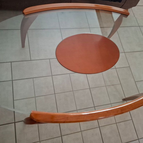 Coffee table like new made of wood and glass