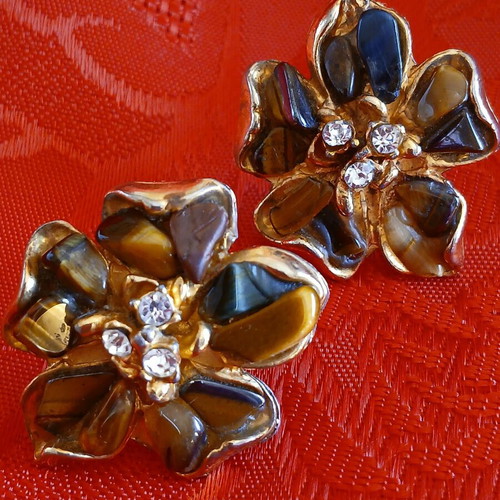 Vintage clips earrings used with semiprecious stones tiger eye and rhinestones