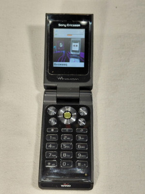 Sony Ericsson W380i vintage mobile phone used