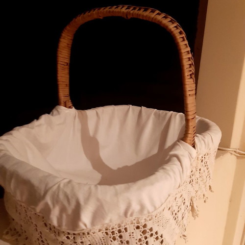 Handmade bambou wicker baskets with apron and lace, new