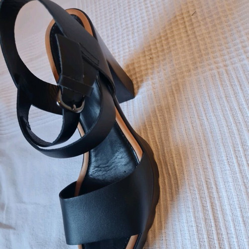 Gazel leather platform shoes new black size 40 with Mac collection heels gift