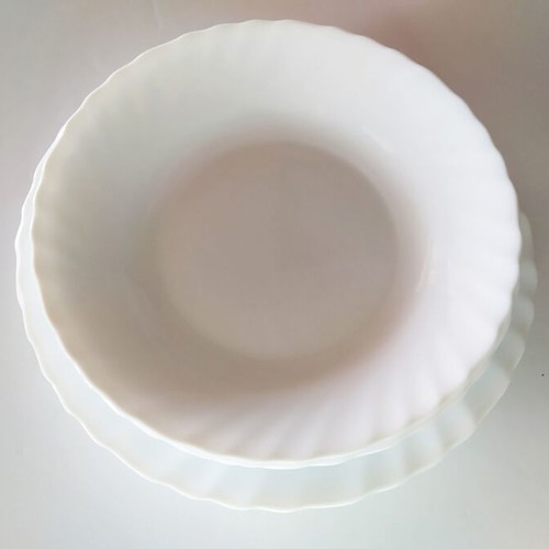 White serving plates used, set of 6, made in Spain