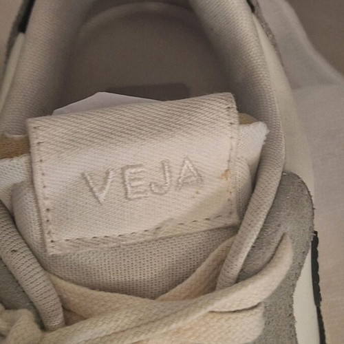 Veja V10 low women's sneakers, size 39, white black clay