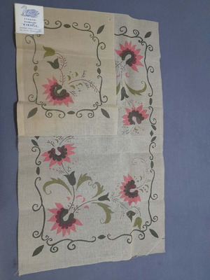 Stamped Embroidery Set "Kyknos" (Runner & 2 Napkins) new