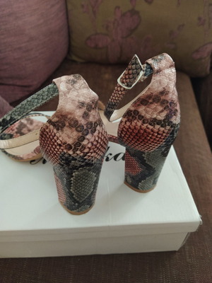 Sandal used size 40 brown
