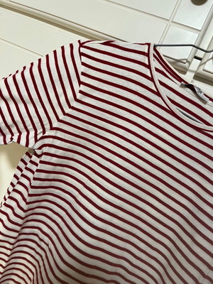 Striped short-sleeve white red Zara t-shirt like new, Small