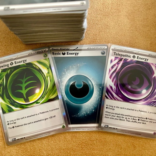Pokémon Energy 200 cards in perfect condition with 3 holofoil bonus