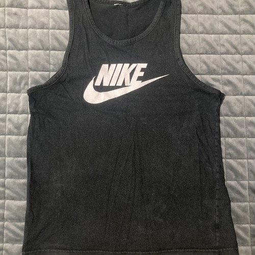 Nike shirt used, sizes 140 cm and 146 cm, black and white