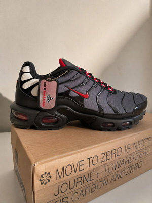 Nike Air Max TN sneakers brand new, grey and red