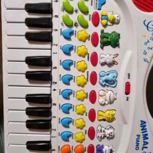 Children's piano like new with animal sounds and many options