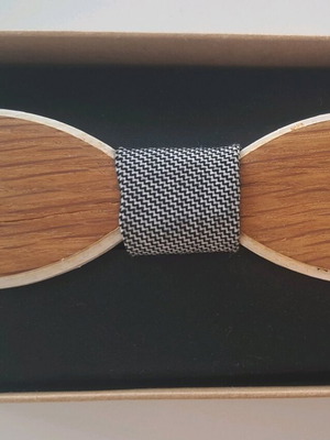 Doberwood wooden kids bow tie 2 in 1 like new