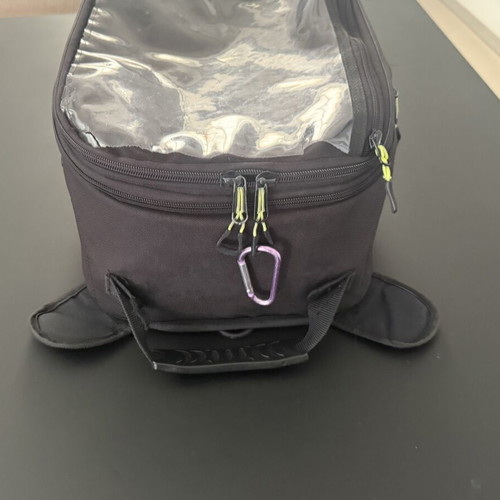 Magnetic tank bag
