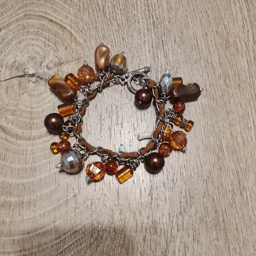 Bracelet like new, brown color
