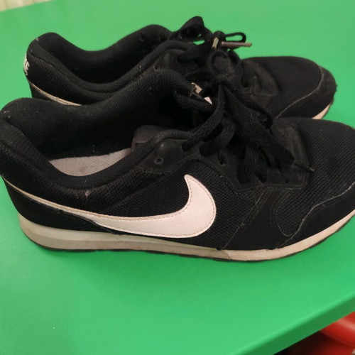 Nike athletic shoes size 38 used, black