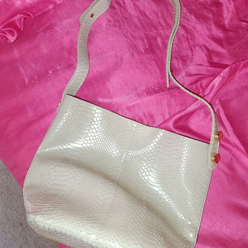 Shoulder bag croco type like new, beige