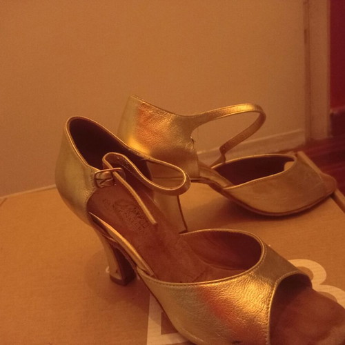 Dance Naturals dance shoes like new, leather, size 35, gold