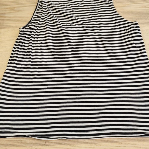 Stradivarius striped graphic tank top like new, black and white
