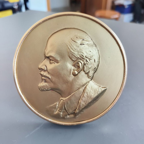 Vintage Soviet Vladimir Lenin Plaque used, authentic Beriozka store