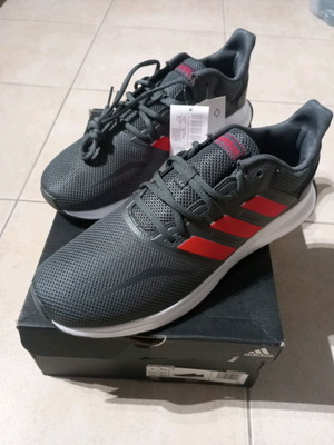 Adidas shoes size 45 1/3 new, unused athletic