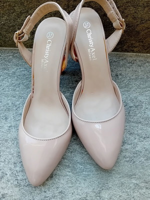 Abarca Nude Pointed Toe Pumps Size 37 Like New