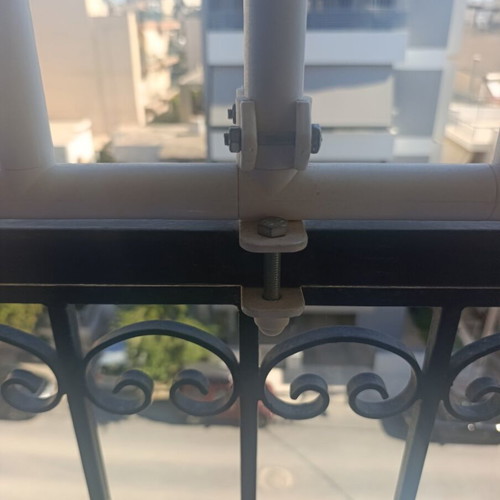 Balcony child safety railings used, white, 17m length