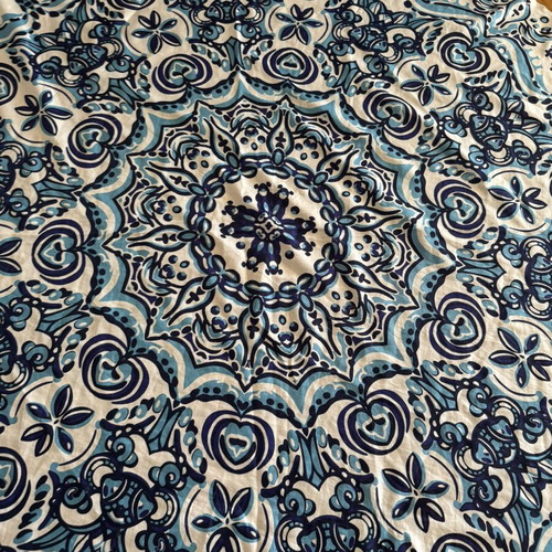 Round pareo like new with beautiful blue patterns
