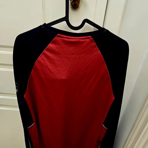 Puma windbreaker size M like new, black and red