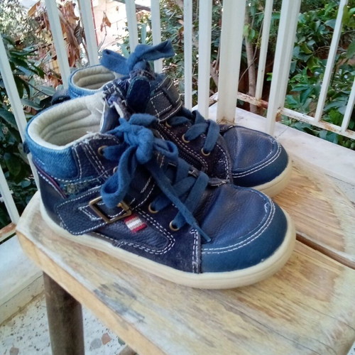Boys' boots used, sizes 26 and 27, with leather insole