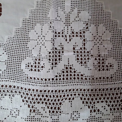 White tablecloth 1.16 x 1.16 m with crochet and handmade embroidery new