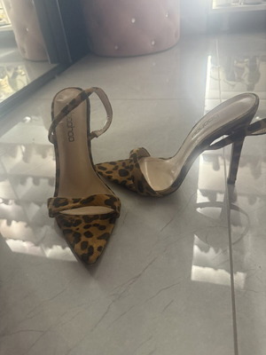 Boohoo Leopard Suede Heels Size 41 Like New