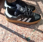 Ανδρικά αθλητικά παπούτσια Adidas Samba σαν καινούργια, μέγεθος 45, λευκό-μαύρο