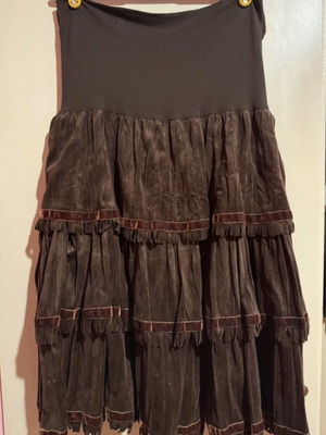 Vintage brown velour skirt with ruffles like new