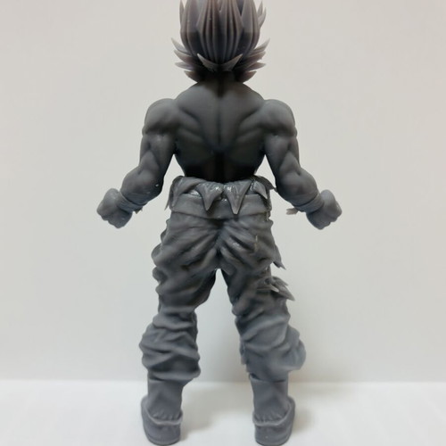 Son Goku Super Saiyan resin figure 15 cm like new