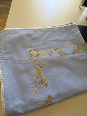 Tablecloth with handmade embroidery like new, blue and gold, 146×126 cm