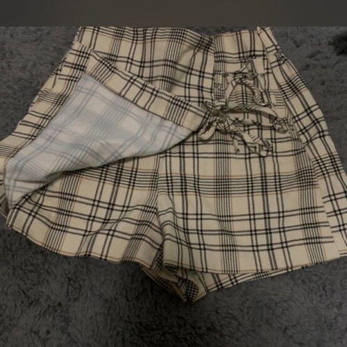 Bershka plaid mini skort black and cream like new