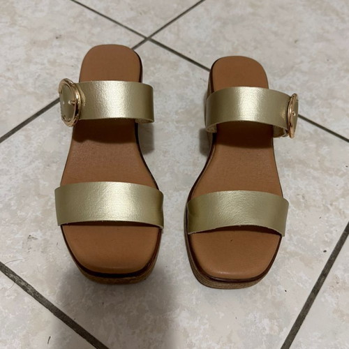Laura Virgili gold platform sandals size 38, like new