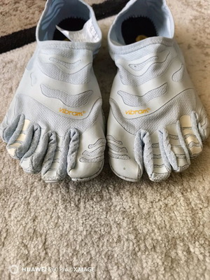 Vibram αθλητικά παπούτσια σαν καινούργια, μέγεθος 37