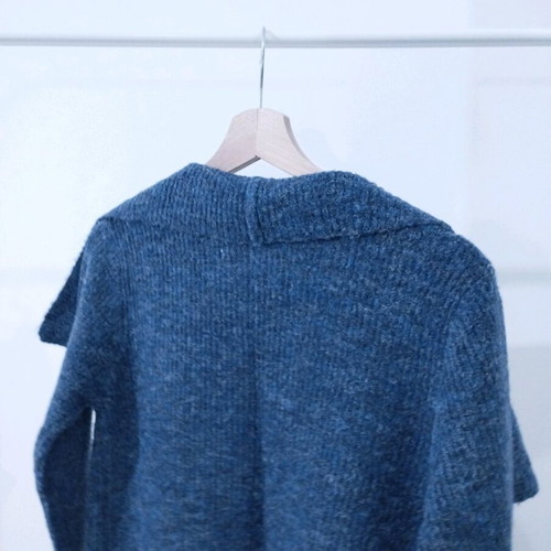 Knitted cardigan with asymmetric cut like new, blue