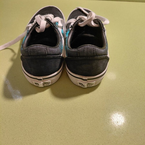 Vans YT Ward Glow sneakers size 34 like new, neon blue and black