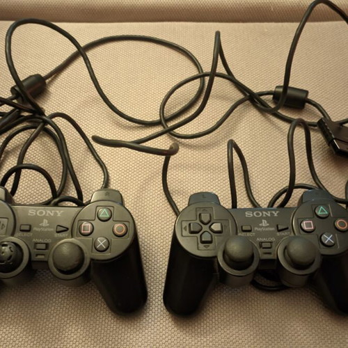 PlayStation 2 controllers used, two pieces