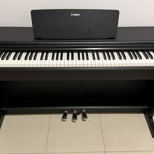 Yamaha Arius 144 digital piano like new, slightly played