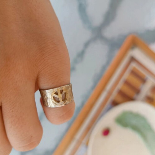 Adjustable gold-tone ring