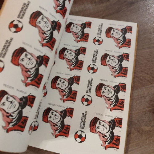 Bleck Nea Periodos 107 comic used with tabletop foosball