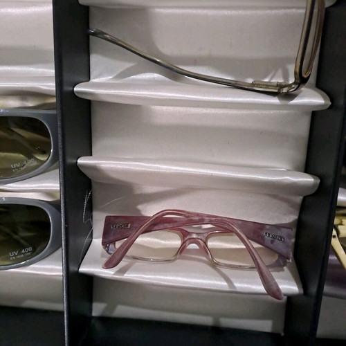 Sunglasses display stand for 18 glasses, like new, black leather