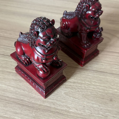 Ζευγάρι Feng Shui Foo Dogs, κινέζικα λιοντάρια φύλακες, βαθύ κόκκινο